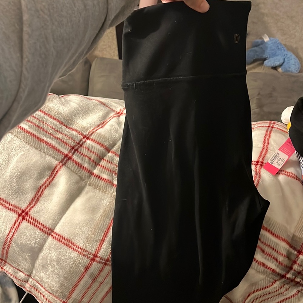 Black leggings.